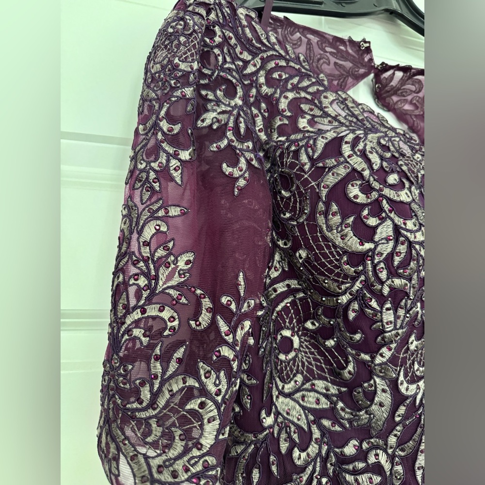 Elegant Purple Evening Gown - Picture 5 of 9